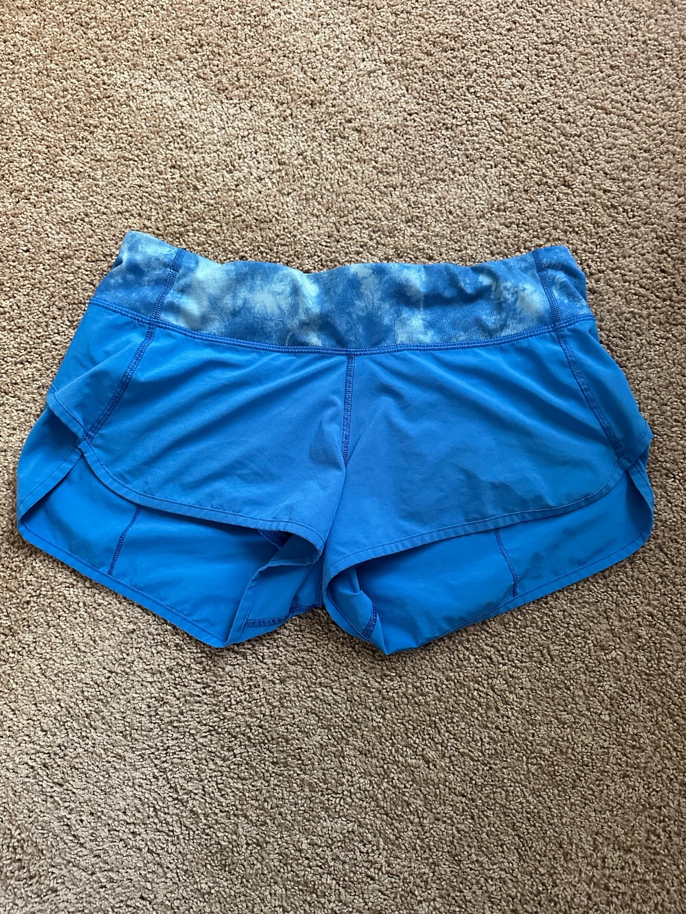 Lululemon running shorts size 6